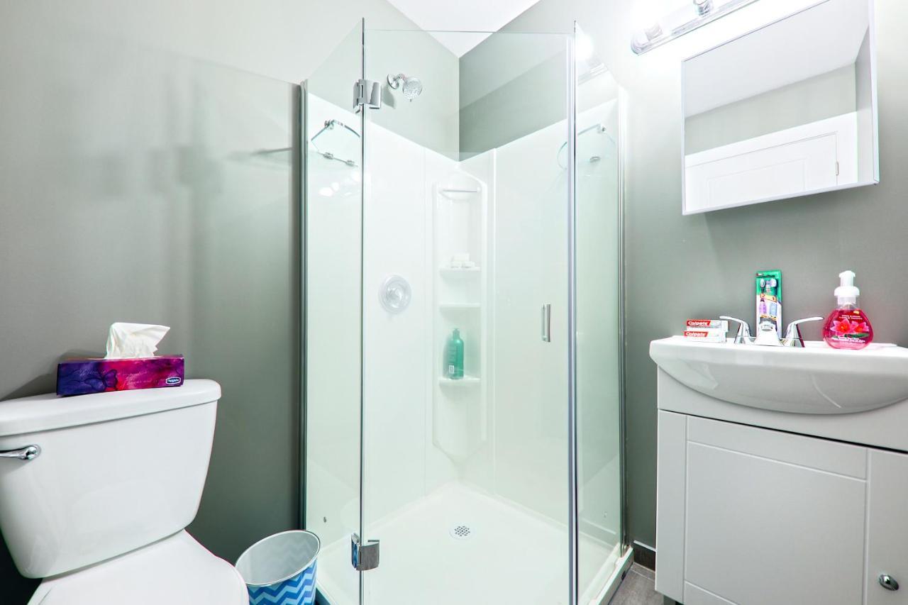 Homa Homestay Hotel By Olympic Stadium Montreal Auberge-Hostel ภายนอก รูปภาพ