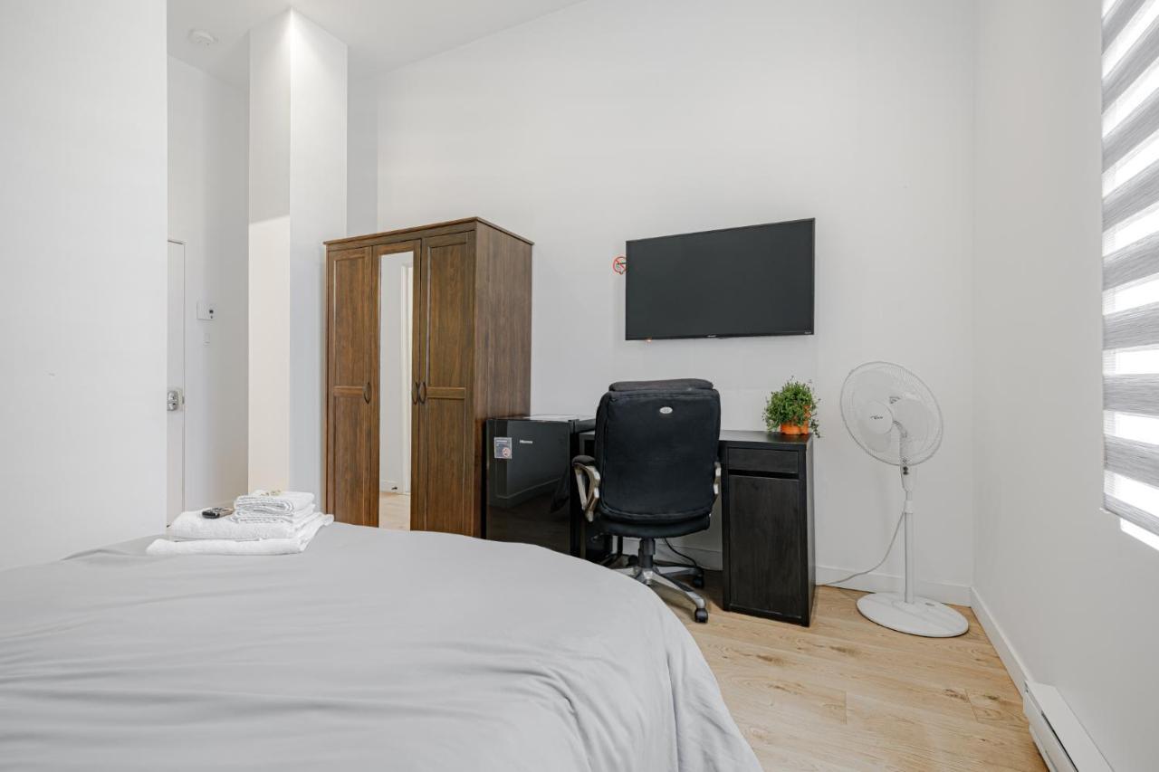 Homa Homestay Hotel By Olympic Stadium Montreal Auberge-Hostel ภายนอก รูปภาพ