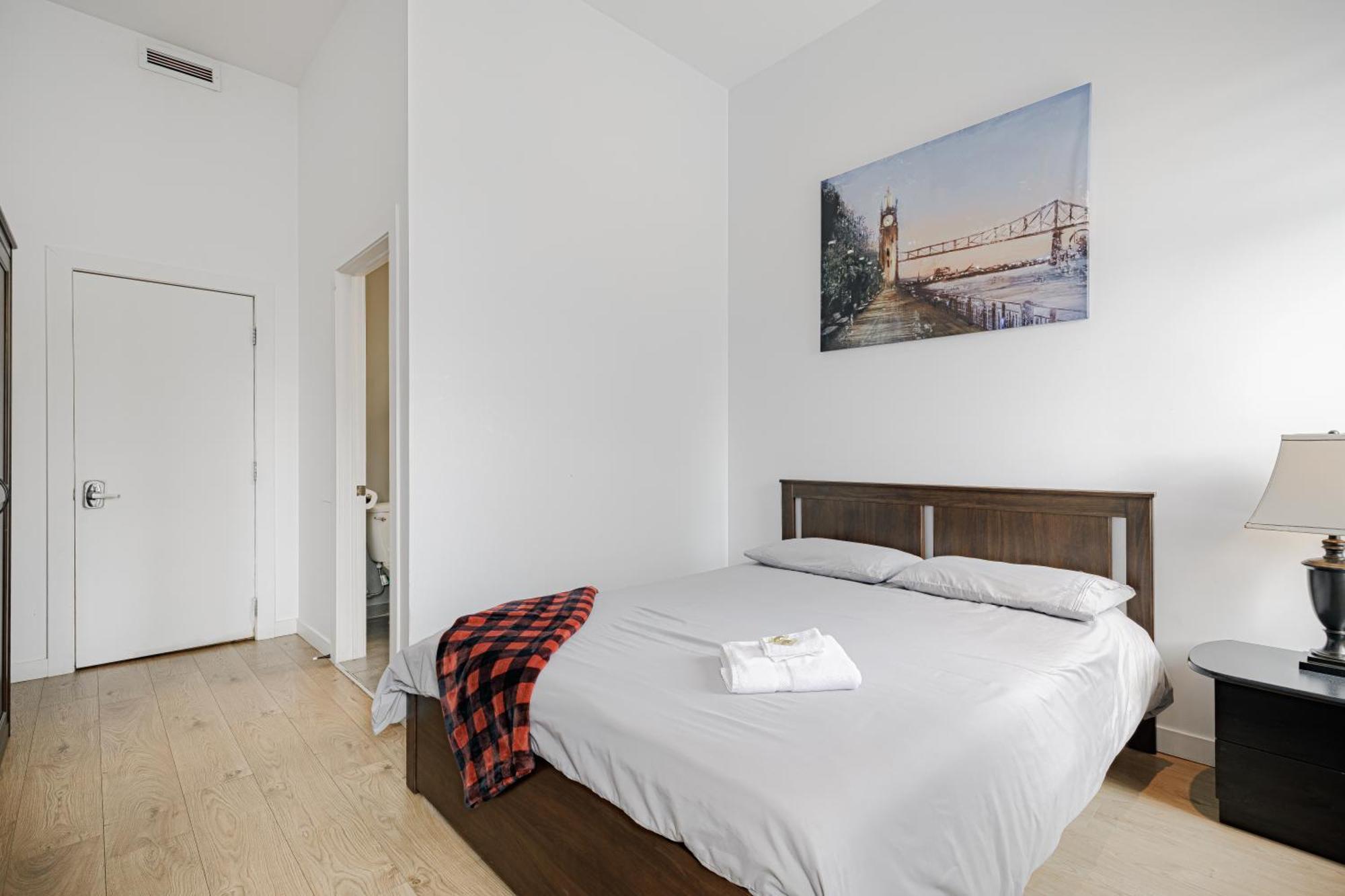 Homa Homestay Hotel By Olympic Stadium Montreal Auberge-Hostel ภายนอก รูปภาพ