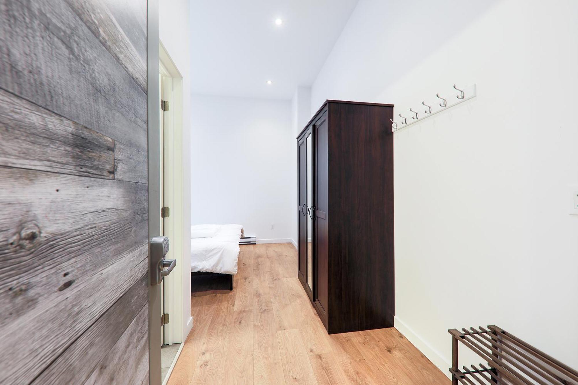 Homa Homestay Hotel By Olympic Stadium Montreal Auberge-Hostel ภายนอก รูปภาพ